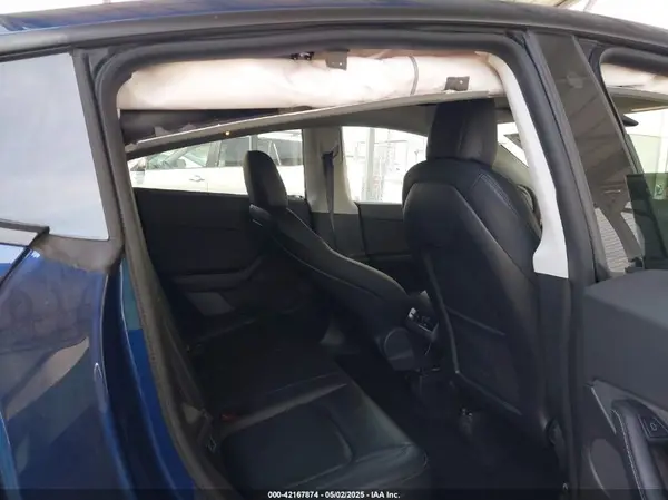 7SAYGDEE2NF306932 2022 TESLA MODEL Y - Image 8