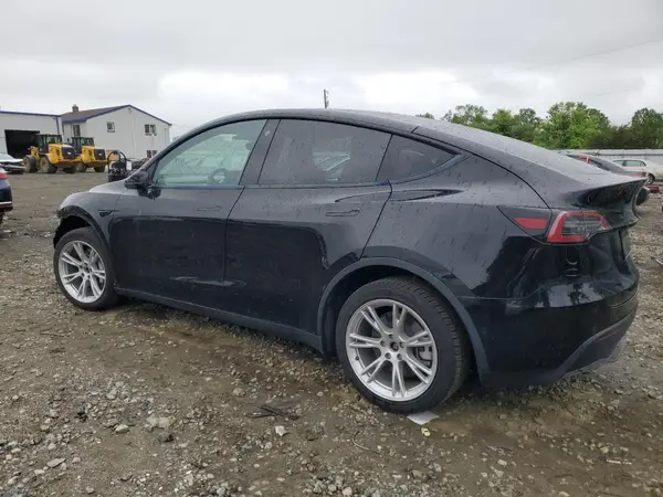 7SAYGDEE2NF313492 2022 TESLA MODEL Y - Image 2