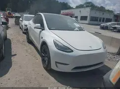 7SAYGDEE2NF313864 2022 TESLA MODEL Y