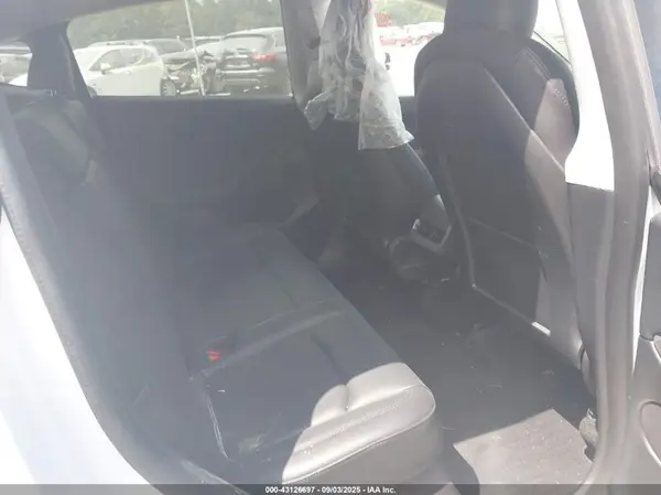 7SAYGDEE2NF313864 2022 TESLA MODEL Y - Image 8