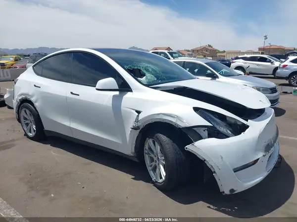 7SAYGDEE2NF317171 2022 TESLA MODEL Y - Image 1