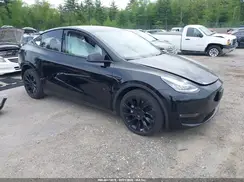 7SAYGDEE2NF318403 2022 TESLA MODEL Y