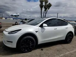 7SAYGDEE2NF318918 2022 TESLA MODEL Y