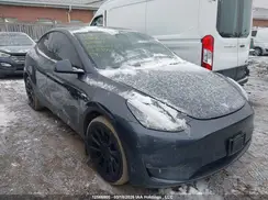 7SAYGDEE2NF322483 2022 TESLA MODEL Y