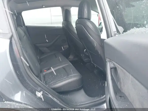 7SAYGDEE2NF322483 2022 TESLA MODEL Y - Image 8