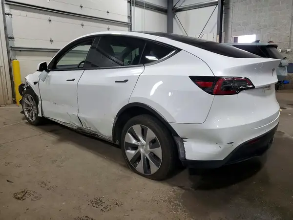 7SAYGDEE2NF323777 2022 TESLA MODEL Y - Image 2