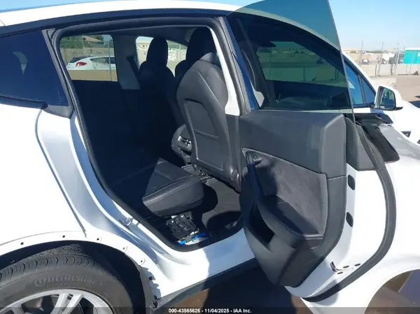 7SAYGDEE2NF329644 2022 TESLA MODEL Y - Image 8