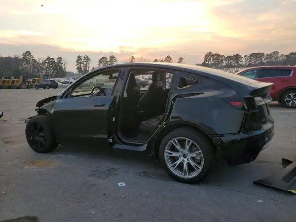 7SAYGDEE2NF332172 2022 TESLA MODEL Y - Image 2