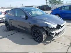 7SAYGDEE2NF335878 2022 TESLA MODEL Y