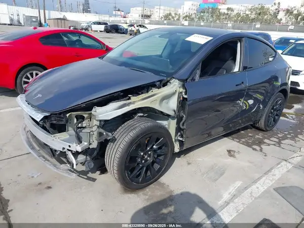 7SAYGDEE2NF335878 2022 TESLA MODEL Y - Image 2