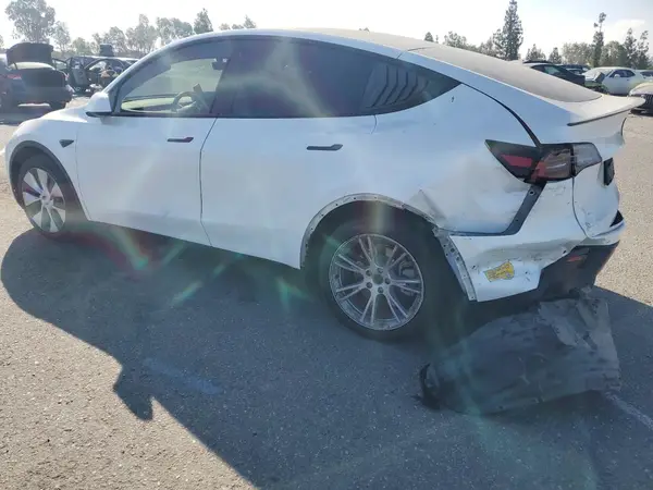 7SAYGDEE2NF337386 2022 TESLA MODEL Y - Image 2