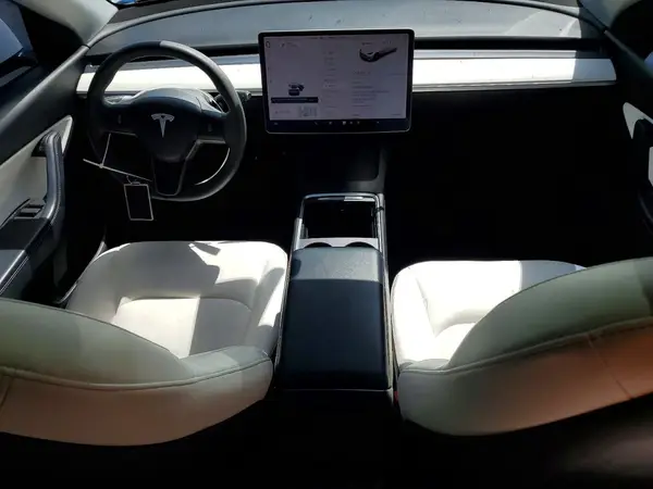7SAYGDEE2NF348470 2022 TESLA MODEL Y - Image 8