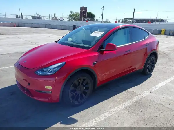7SAYGDEE2NF352440 2022 TESLA MODEL Y - Image 2