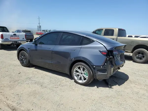 7SAYGDEE2NF354057 2022 TESLA MODEL Y - Image 2