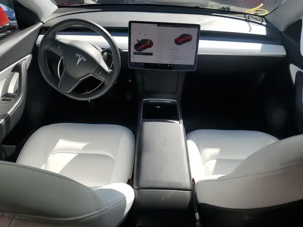 7SAYGDEE2NF355080 2022 TESLA MODEL Y - Image 8