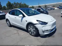 7SAYGDEE2NF355158 2022 TESLA MODEL Y