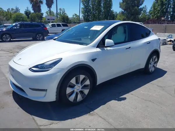 7SAYGDEE2NF355158 2022 TESLA MODEL Y - Image 2
