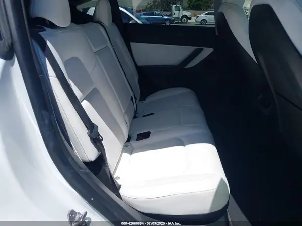 7SAYGDEE2NF355158 2022 TESLA MODEL Y - Image 8