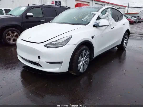 7SAYGDEE2NF356097 2022 TESLA MODEL Y - Image 2