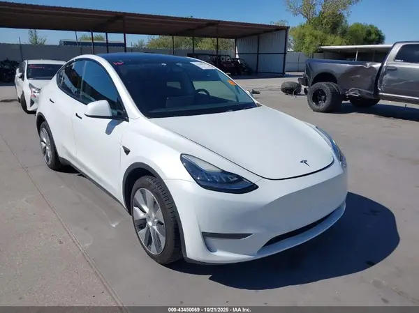 7SAYGDEE2NF356956 2022 TESLA MODEL Y - Image 1