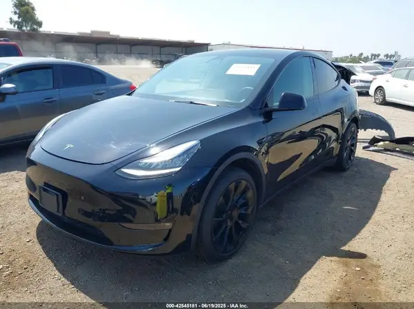 7SAYGDEE2NF359405 2022 TESLA MODEL Y - Image 2