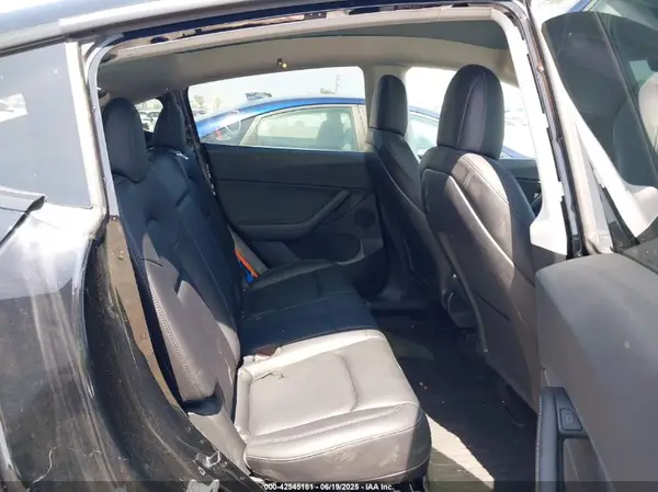 7SAYGDEE2NF359405 2022 TESLA MODEL Y - Image 8