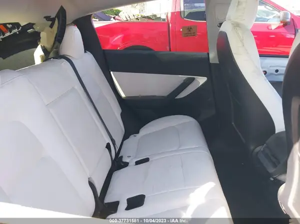 7SAYGDEE2NF360019 2022 TESLA MODEL Y - Image 8
