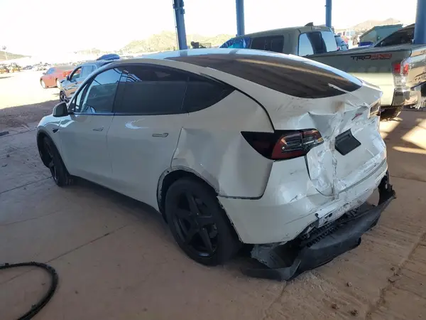 7SAYGDEE2NF362742 2022 TESLA MODEL Y - Image 2