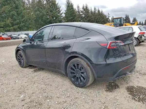 7SAYGDEE2NF366015 2022 TESLA MODEL Y - Image 2