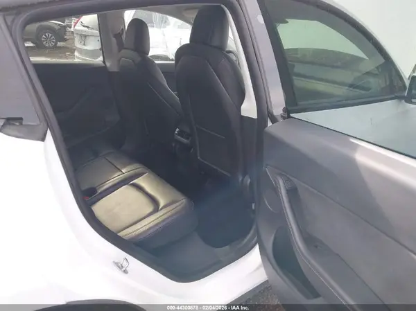 7SAYGDEE2NF367505 2022 TESLA MODEL Y - Image 8