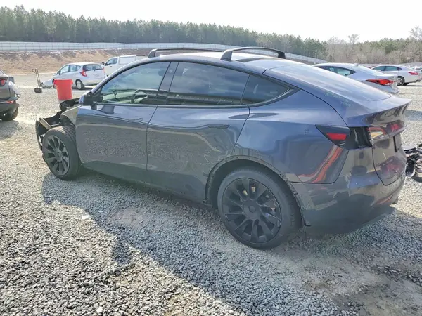 7SAYGDEE2NF370176 2022 TESLA MODEL Y - Image 2
