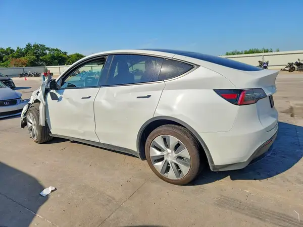 7SAYGDEE2NF371652 2022 TESLA MODEL Y - Image 2