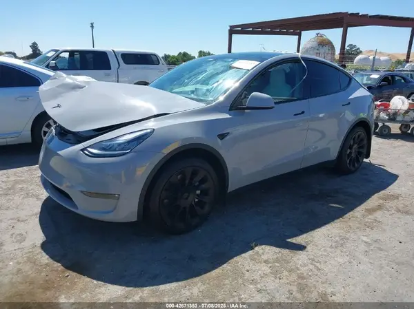 7SAYGDEE2NF382991 2022 TESLA MODEL Y - Image 2
