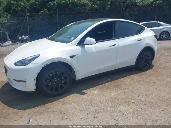 7SAYGDEE2NF385597 2022 TESLA MODEL Y - Image 2