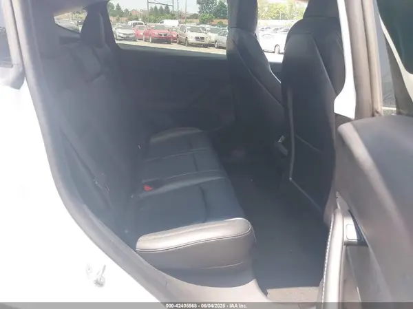 7SAYGDEE2NF385597 2022 TESLA MODEL Y - Image 8