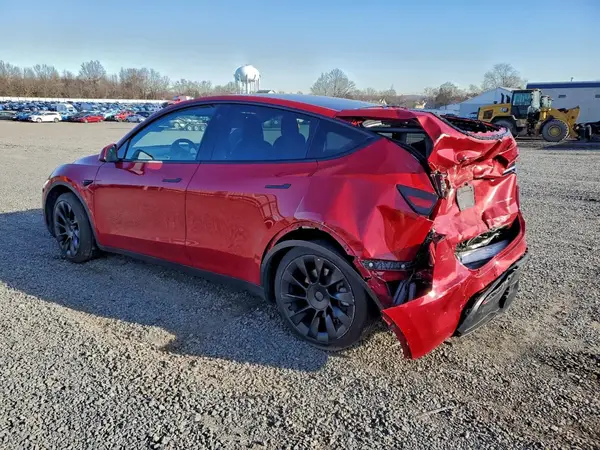 7SAYGDEE2NF386586 2022 TESLA MODEL Y - Image 2