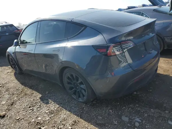 7SAYGDEE2NF389987 2022 TESLA MODEL Y - Image 2