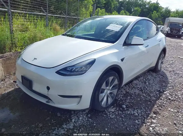 7SAYGDEE2NF394364 2022 TESLA MODEL Y - Image 2