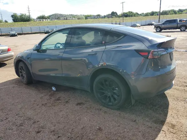 7SAYGDEE2NF401748 2022 TESLA MODEL Y - Image 2