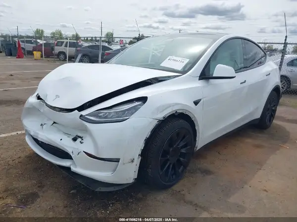7SAYGDEE2NF403354 2022 TESLA MODEL Y - Image 2
