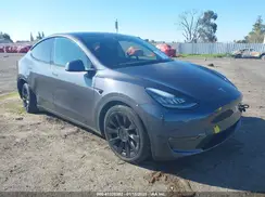 7SAYGDEE2NF404469 2022 TESLA MODEL Y