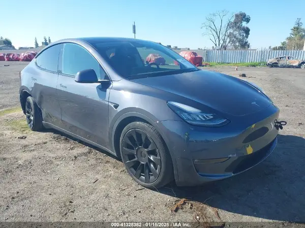 7SAYGDEE2NF404469 2022 TESLA MODEL Y - Image 1
