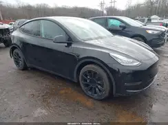 7SAYGDEE2NF414094 2022 TESLA MODEL Y