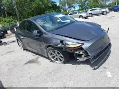 7SAYGDEE2NF418596 2022 TESLA MODEL Y