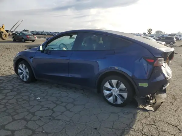 7SAYGDEE2NF419229 2022 TESLA MODEL Y - Image 2