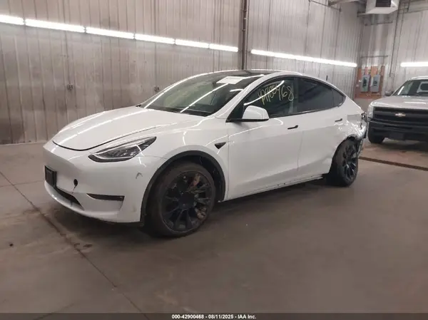 7SAYGDEE2NF421014 2022 TESLA MODEL Y - Image 2