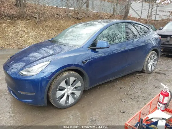 7SAYGDEE2NF421448 2022 TESLA MODEL Y - Image 2