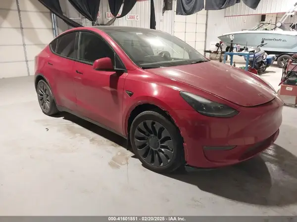 7SAYGDEE2NF422180 2022 TESLA MODEL Y - Image 1