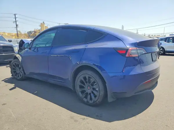 7SAYGDEE2NF425872 2022 TESLA MODEL Y - Image 2
