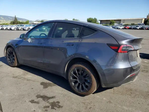 7SAYGDEE2NF430554 2022 TESLA MODEL Y - Image 2